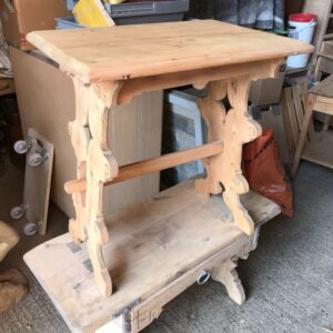 ART 058 Table d'appoint sablée