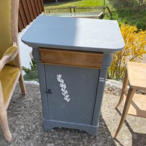 ART 414 Table de nuit rénovée