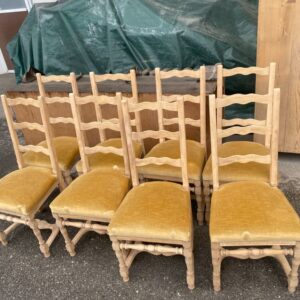 ART 558 Lot de 8 chaises sablées