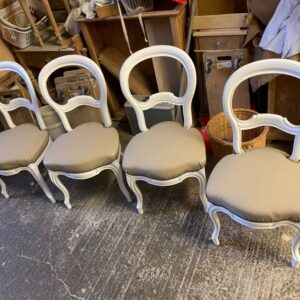 ART 575 4 Chaises restaurées