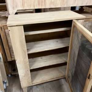 ART 813 Meuble sapin sablé