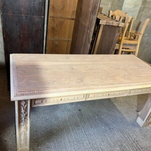 ART 895 Table bureau sculptée sablé