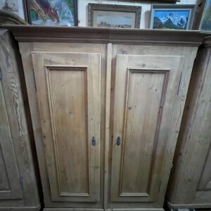 ART 903 Armoire sapin sablée