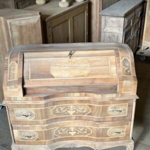 ART 923 Secrétaire marquetée sablée