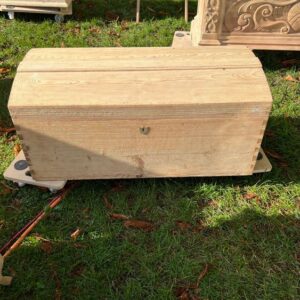 ART 958 Bahut sapin sablé