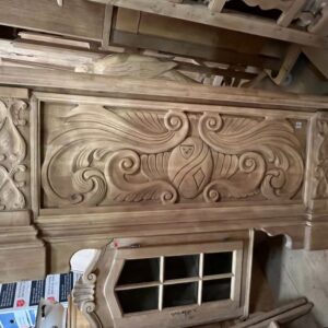 ART 959 Bahut noyer massif sablé