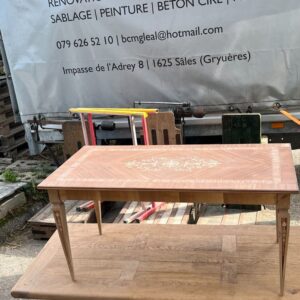 ART 984 Table basse marquetée sablée