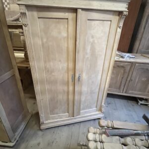 ART 1010 Armoire sablée et démontable