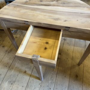 ART 996 Table demi-lune noyer sablée