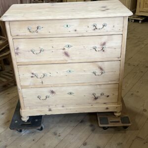 ART 1037 Commode sapin sablée