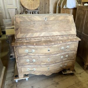 ART 1017 Secrétaire Louis XV sablé