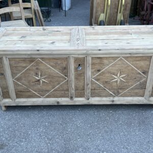 ART 1069-F Bahut sapin marquetée sablé