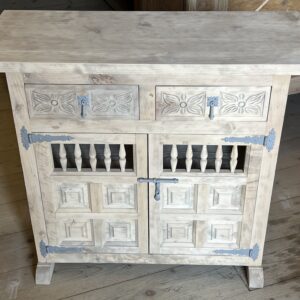 ART 1076-F Meuble espagnol sablé