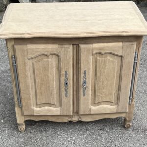 ART 1115-I Meuble chêne sablé