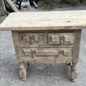 ART 1116-I Petit meuble espagnol sablé